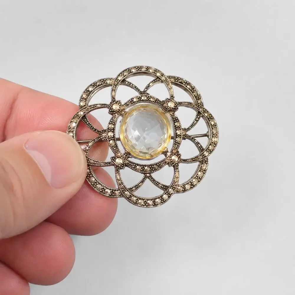 Vintage Signed Monet Brooch Pin Silver Tone Glass Stylized‎ Flower 2